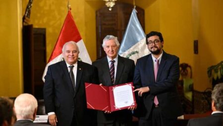 Perú y Guatemala ponen en marcha TLC tras 15 años de espera