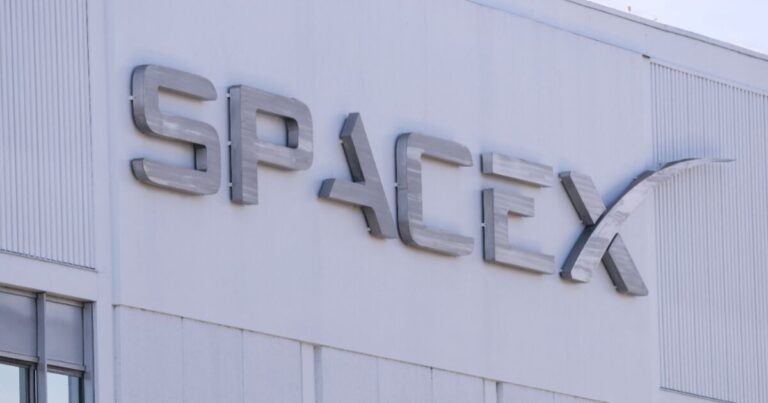 SpaceX acuerda contrato de $30,000 mdd con Google antes de su IPO