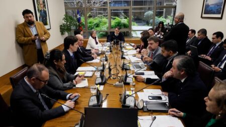 Comisión aprueba compensación a municipios en reforma fiscal
