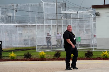 Trump abrirá centro migratorio en base militar de Luisiana Trump abrirá centro migratorio en base militar de Luisiana