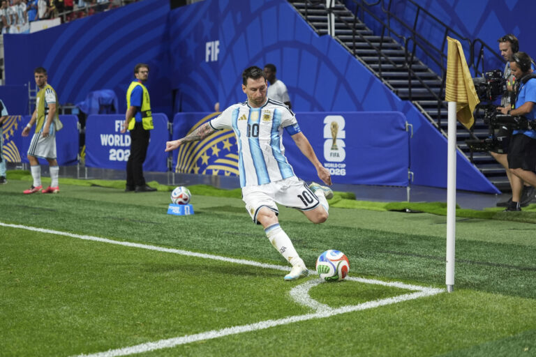 Consumo eléctrico en Argentina cae y sube durante partidos del Mundial Consumo eléctrico en Argentina cae y sube durante partidos del Mundial