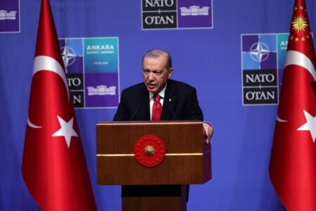 Líderes de la UE almacenarán armas regaladas por Erdogan