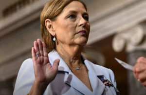 Darline Graham Nordone jura como senadora de EE UU por Carolina del Sur Darline Graham Nordone jura como senadora de EE UU por Carolina del Sur
