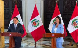 Keiko Fujimori y Balcázar inician transición presidencial en Perú
