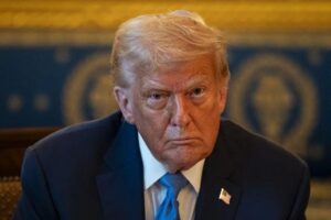 Trump advierte graves represalias contra Irán tras muerte de soldados
