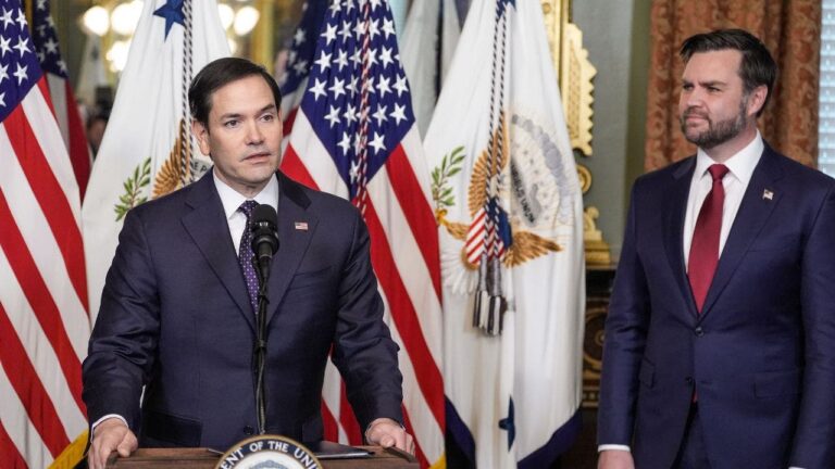 Rubio acorta distancia con Vance en encuesta clave hacia 2028