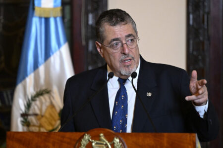 Gobierno de Guatemala propone subsidio a combustibles ante alza