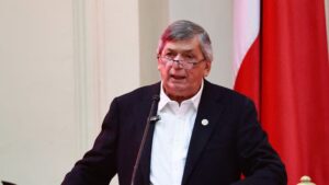 Carmona pide renuncia total del gabinete de Boric por crisis Carmona pide renuncia total del gabinete de Boric por crisis