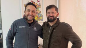 Boric refuerza vínculo con la comunidad en visita a San Ramón Boric refuerza vínculo con la comunidad en visita a San Ramón