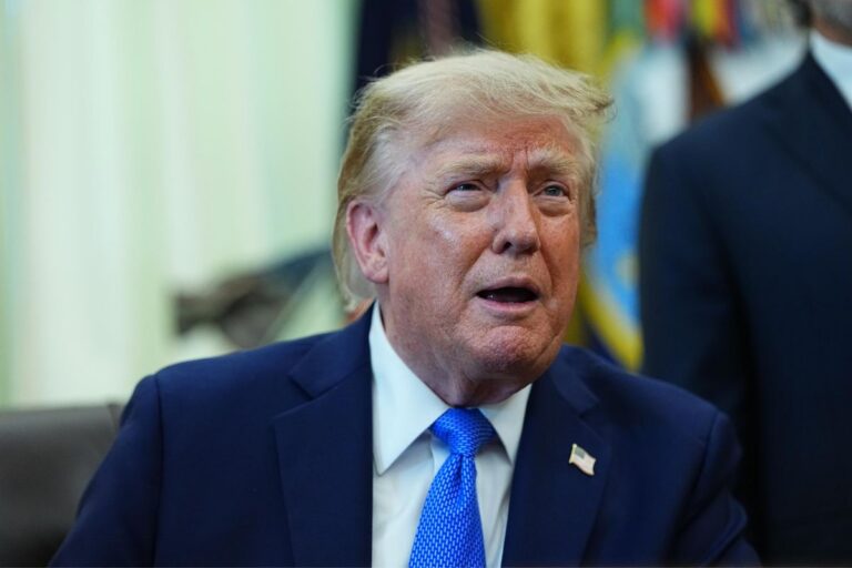 Trump firma orden para limitar ciudadanía por nacimiento en EE. UU. Trump firma orden para limitar ciudadanía por nacimiento en EE. UU.