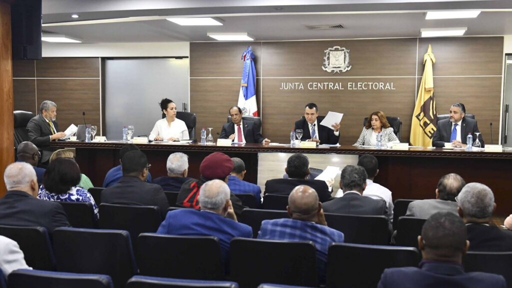 JCE sanciona a ACD Media por publicar encuestas fuera de plazo JCE sanciona a ACD Media por publicar encuestas fuera de plazo
