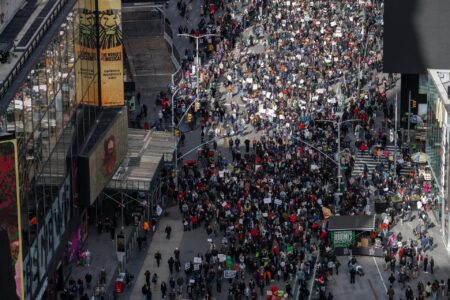 EE UU demanda a Nueva York, Connecticut y Vermont por ayudas a migrantes EE UU demanda a Nueva York, Connecticut y Vermont por ayudas a migrantes