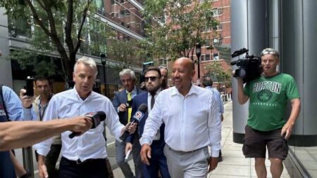 Alcalde de Lawrence liberado tras cargos por fraude y lavado