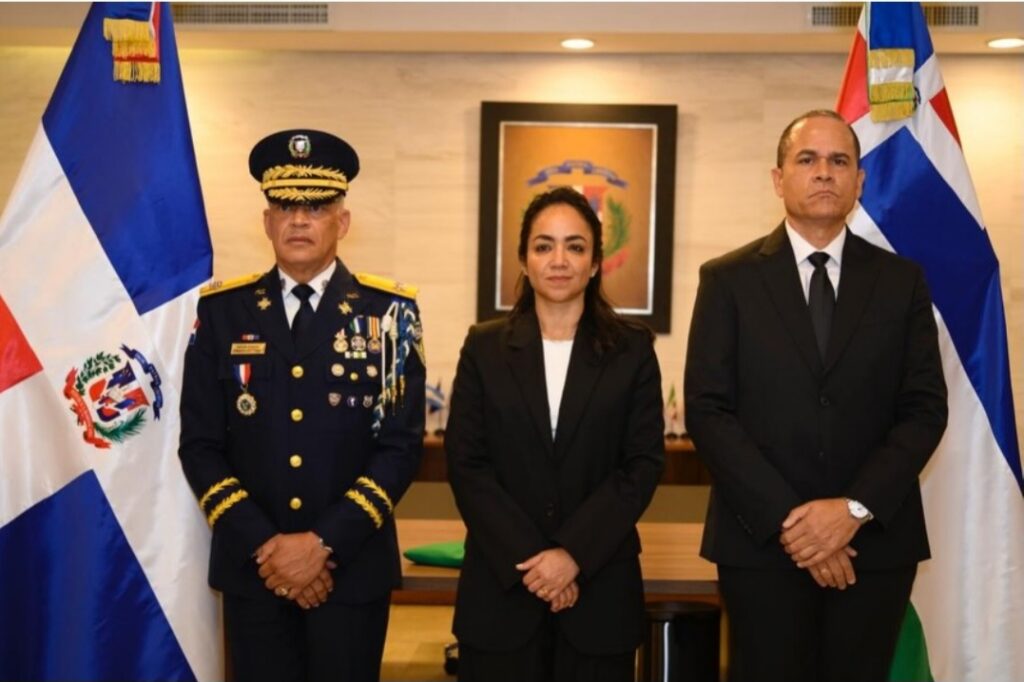 Ernesto Rodríguez asume como director de la Policía Nacional Ernesto Rodríguez asume como director de la Policía Nacional
