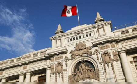 Congreso de Perú instala Comisión Permanente con mayoría fujimorista
