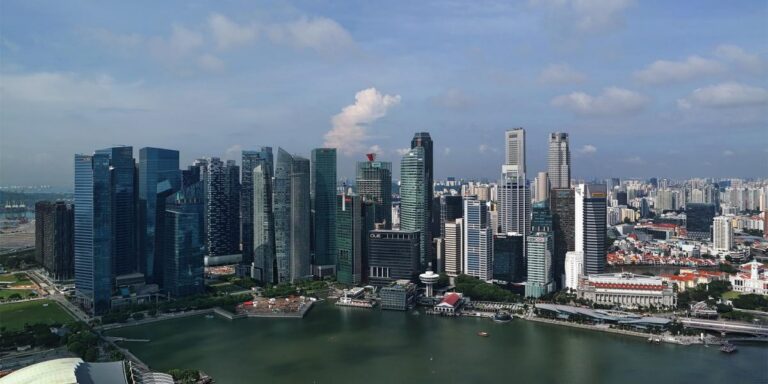 Singapur otorga 47,000 euros por hijo para aumentar natalidad