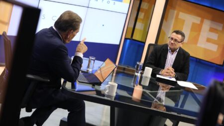 El Salvador estudia reforma a la jornada laboral nocturna