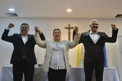 Candidatos de Ciudad del Este presentan planes ante estudiantes y obispo