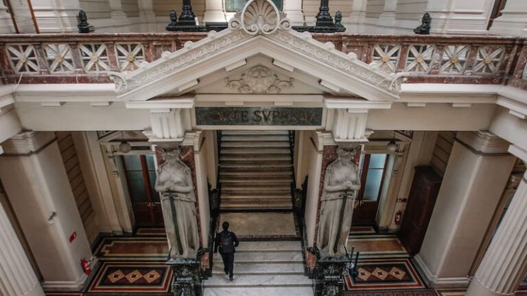 Corte Suprema de Chile indaga a jueces por licencias médicas Corte Suprema de Chile indaga a jueces por licencias médicas
