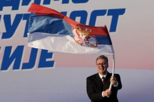 Serbia pide disolver Parlamento y se acerca a elecciones anticipadas