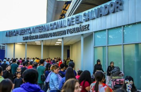 El Salvador recibe 3.2 millones de turistas y crece 37% en 2026 El Salvador recibe 3.2 millones de turistas y crece 37% en 2026