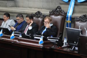 Congreso de Guatemala propone límite a precios de combustibles Congreso de Guatemala propone límite a precios de combustibles