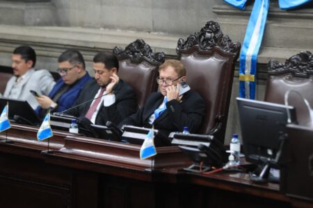 Congreso de Guatemala propone límite a precios de combustibles Congreso de Guatemala propone límite a precios de combustibles