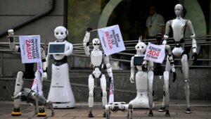 Robots marchan en Varsovia para pedir regulación de la IA