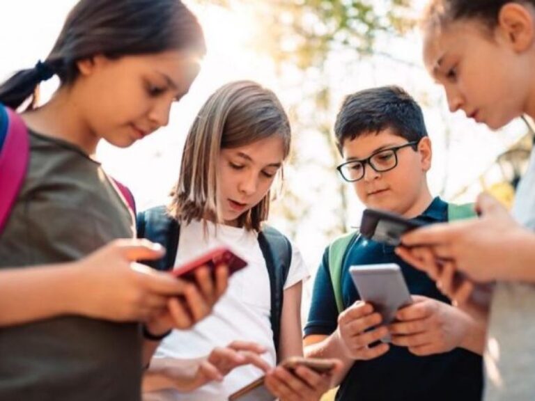 UE busca prohibir redes sociales a menores de 13 y regular su uso UE busca prohibir redes sociales a menores de 13 y regular su uso