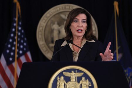 Nueva York propone reforma tras caso de violación en Cornell