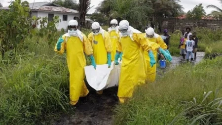 Brote de ébola en Congo supera 5,000 muertos y 10,000 casos