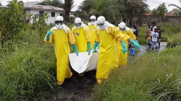Brote de ébola en Congo supera 5,000 muertos y 10,000 casos