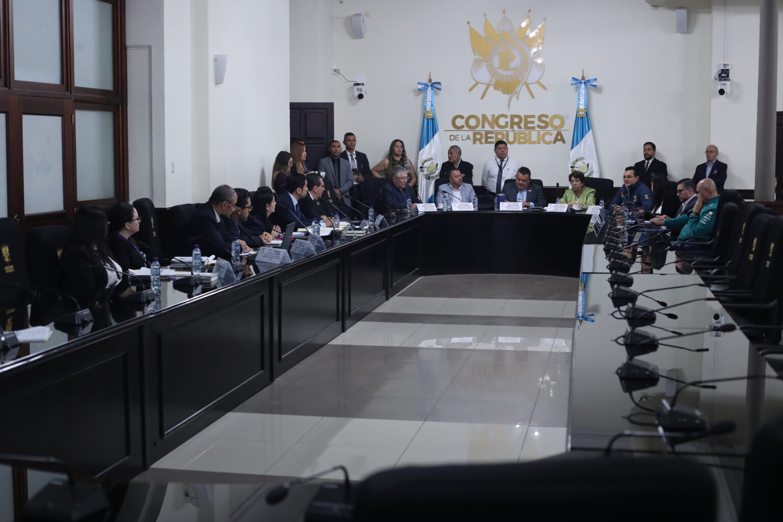 Presupuesto 2027 de Guatemala aumenta gasto corriente y reduce inversión Presupuesto 2027 de Guatemala aumenta gasto corriente y reduce inversión
