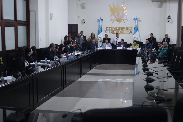 Presupuesto 2027 de Guatemala aumenta gasto corriente y reduce inversión