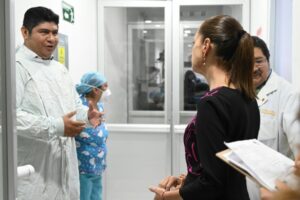 Sheinbaum admite desabasto de medicamentos y falta de personal en el IMSS Sheinbaum admite desabasto de medicamentos y falta de personal en el IMSS